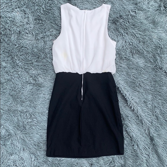 Black and white dress - Picture 2 of 2